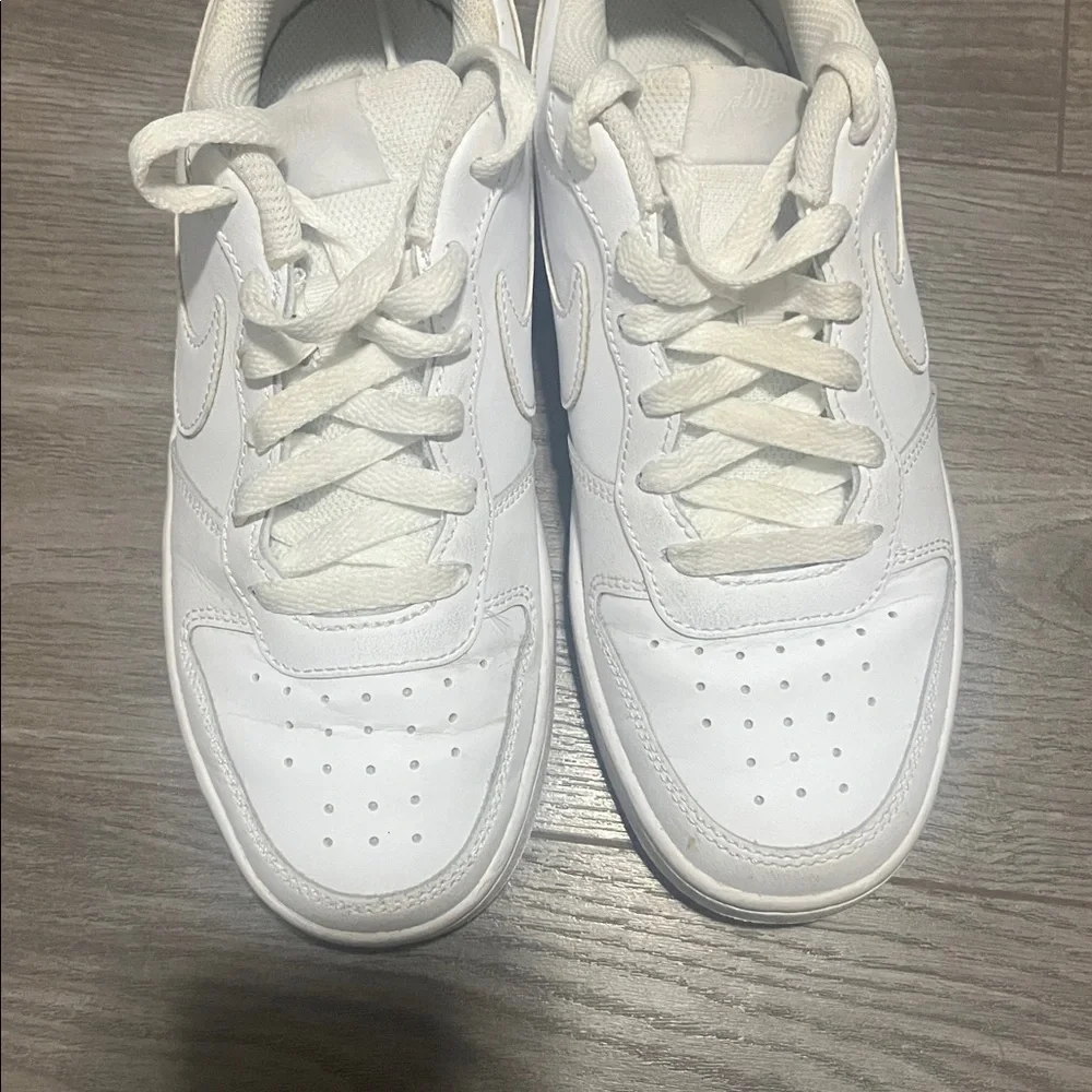 White Nike Sneakers - Picture 4 of 6